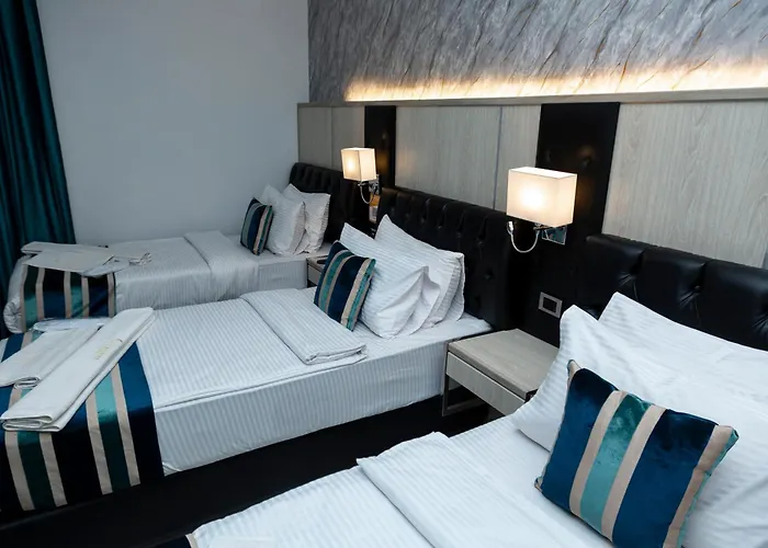 Nishan Hotel